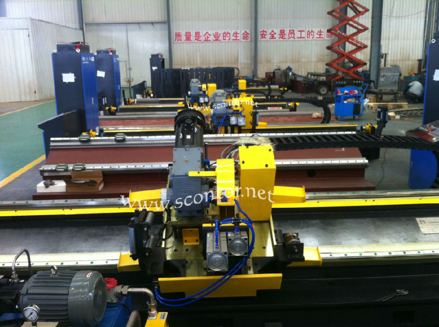 Cold saw in Factory