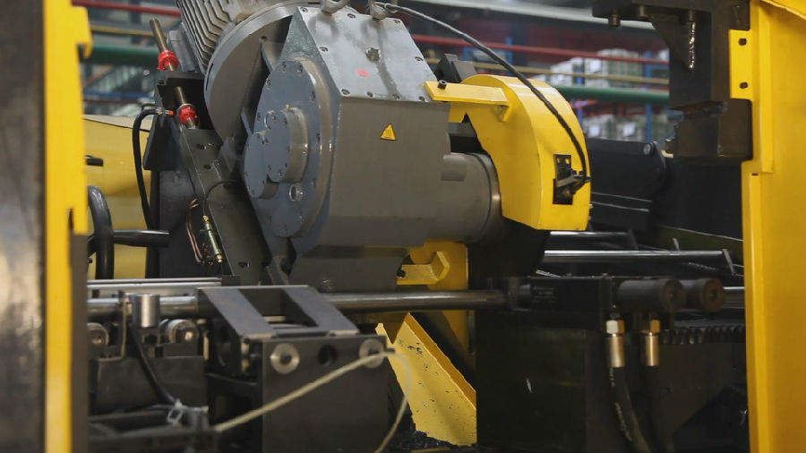 metal circular sawing machine
