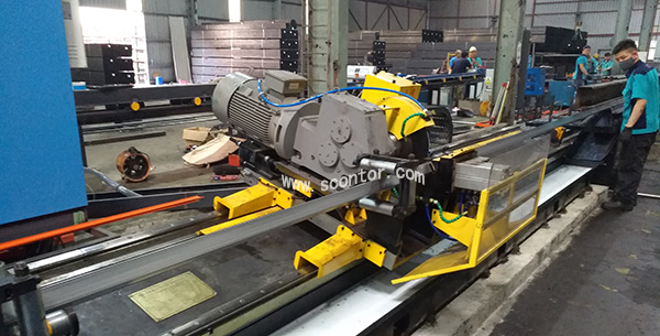  Welded Pipe Cutting Flying Saw