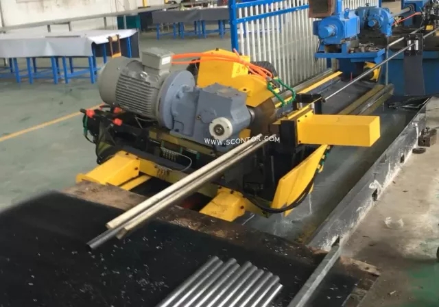 flying saw online cutting steel pipe