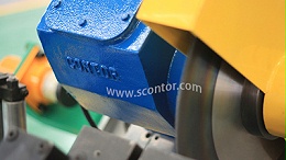 How to change the saw blade