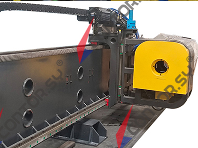 laser flying saw